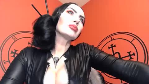 Snapshot of goddessmidnight chatting on 10.18.25 GODDESS MIDNIGHT online show from 10.18.25