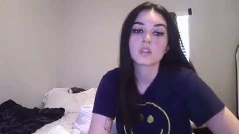 Snapshot of goddessshadowraven chatting on 12.04.24 Goddess Raven online show from 12.04.24