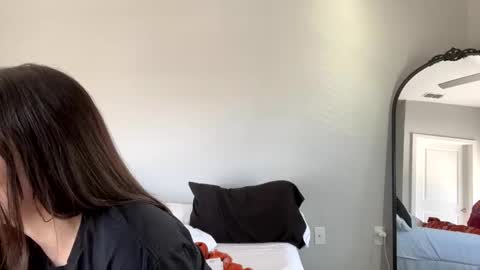 Snapshot of goddessshadowraven chatting on 01.04.25 Goddess Raven online show from 01.04.25