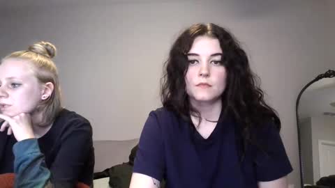 Snapshot of goddessshadowraven chatting on 01.11.25 Goddess Raven online show from 01.11.25