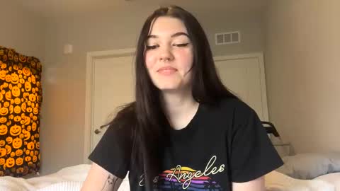 Snapshot of goddessshadowraven chatting on 01.22.25 Goddess Raven online show from 01.22.25