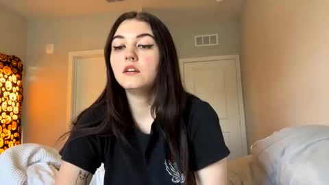 Snapshot of goddessshadowraven chatting on 01.24.25 Goddess Raven online show from 01.24.25