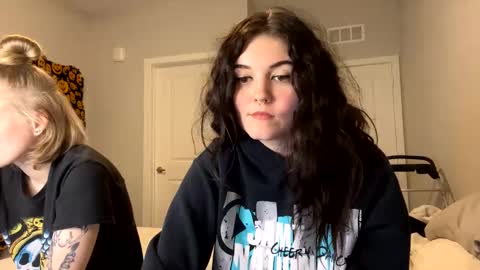 Snapshot of goddessshadowraven chatting on 01.26.25 Goddess Raven online show from 01.26.25