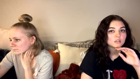 Snapshot of goddessshadowraven chatting on 02.09.25 Goddess Raven online show from 02.09.25