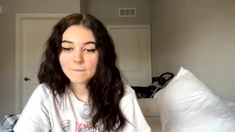 Snapshot of goddessshadowraven chatting on 02.11.25 Goddess Raven online show from 02.11.25