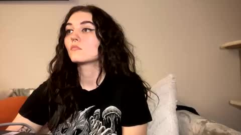 Snapshot of goddessshadowraven chatting on 03.09.25 Goddess Raven online show from 03.09.25