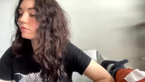 Snapshot of goddessshadowraven chatting on 03.09.25 Goddess Raven online show from 03.09.25