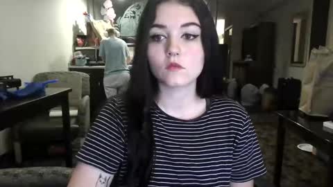 Snapshot of goddessshadowraven chatting on 09.08.25 Goddess Raven online show from 09.08.25