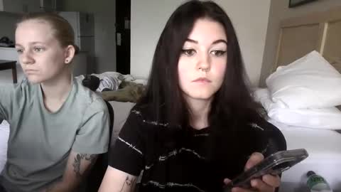 Snapshot of goddessshadowraven chatting on 09.12.25 Goddess Raven online show from 09.12.25