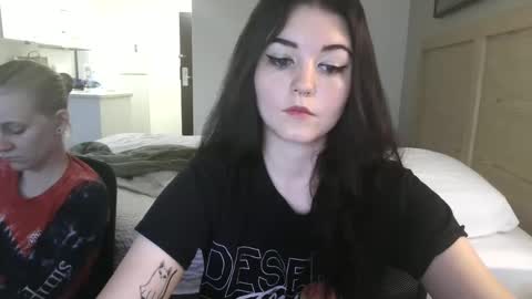 Snapshot of goddessshadowraven chatting on 09.14.25 Goddess Raven online show from 09.14.25