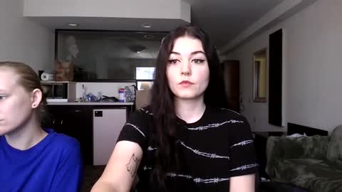 Snapshot of goddessshadowraven chatting on 09.27.25 Goddess Raven online show from 09.27.25