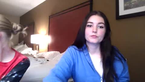 Snapshot of goddessshadowraven chatting on 10.06.25 Goddess Raven online show from 10.06.25