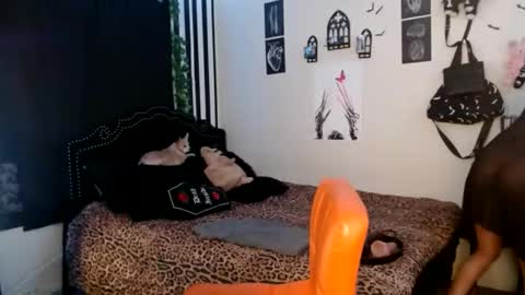 Snapshot of goddesstrinity_ chatting on 01.11.26 GoddessTrinityT online show from 01.11.26