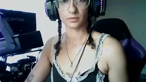 Snapshot of goddessvikkii chatting on 01.07.26 goddessvikkii online show from 01.07.26