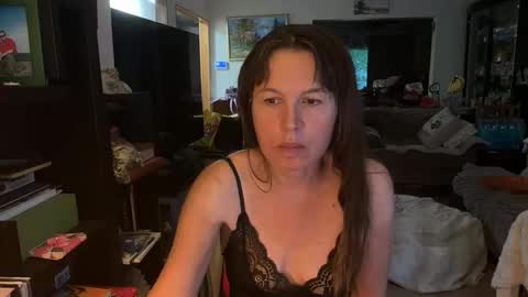 Snapshot of goddesszofia chatting on 05.25.26 goddesszofia online show from 05.25.26