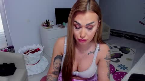 Nicole.. online show from 02.16.25