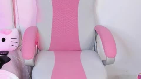 golden_issy online show from 02.14.26