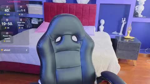 Snapshot of golden_muse chatting on 03.10.26 golden_muse online show from 03.10.26