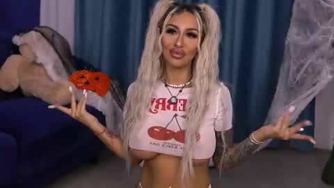 GoldenAmberX online show from 10.30.25