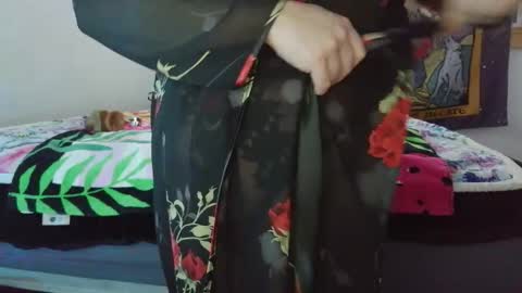 XxPretentious PeachxX online show from 04.27.26