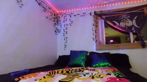 XxPretentious PeachxX online show from 05.02.26
