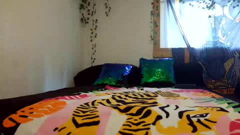 XxPretentious PeachxX online show from 06.08.26