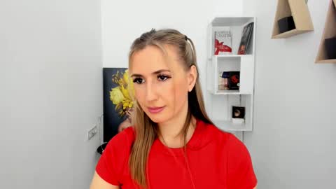 Snapshot of goldenlighte chatting on 02.13.25 Olivia online show from 02.13.25