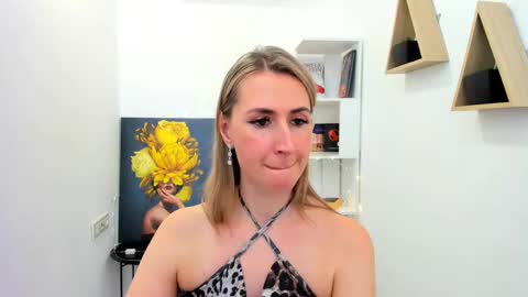 Snapshot of goldenlighte chatting on 02.17.25 Olivia online show from 02.17.25