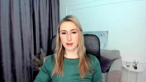 Snapshot of goldenlighte chatting on 02.26.25 Olivia online show from 02.26.25