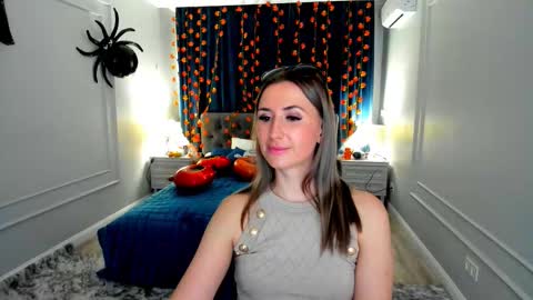 Snapshot of goldenlighte chatting on 10.23.25 Olivia online show from 10.23.25