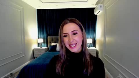 Snapshot of goldenlighte chatting on 11.20.25 Olivia online show from 11.20.25