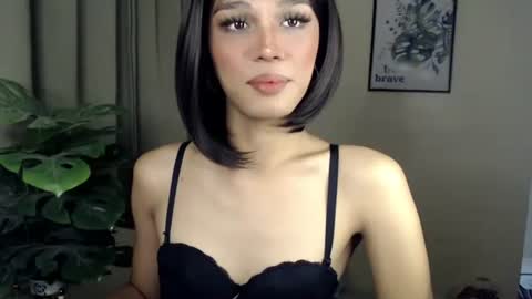 Lily is Gold online show from 06.06.26