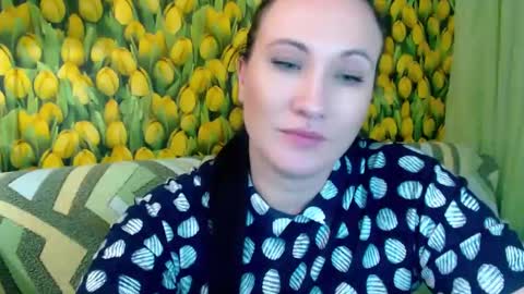 Snapshot of goldmoonn chatting on 02.18.25 goldmoonn online show from 02.18.25