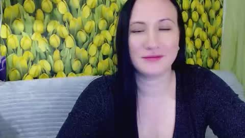 Snapshot of goldmoonn chatting on 11.29.25 goldmoonn online show from 11.29.25