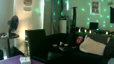 Snapshot of goldyguy011 chatting on 02.01.25 goldyguy011 online show from 02.01.25