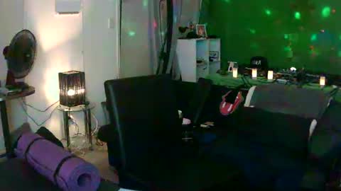 Snapshot of goldyguy011 chatting on 02.18.25 goldyguy011 online show from 02.18.25