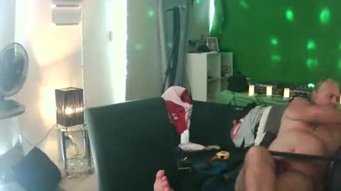 Snapshot of goldyguy011 chatting on 02.22.25 goldyguy011 online show from 02.22.25