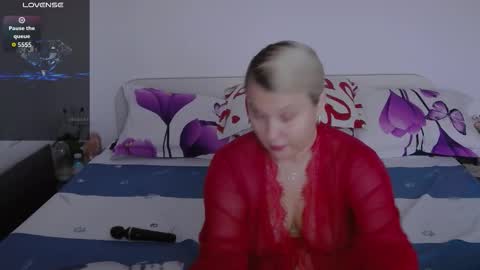 Snapshot of goodluckangel chatting on 11.04.25 Elysa online show from 11.04.25