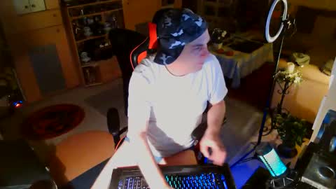 Snapshot of google5001 chatting on 12.02.25 google5001 online show from 12.02.25