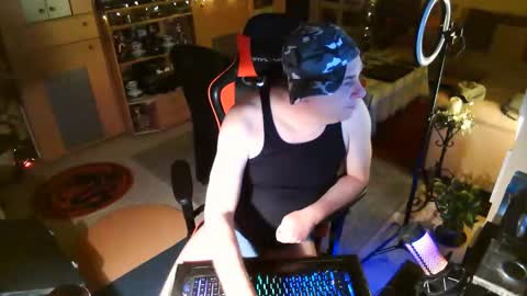 Snapshot of google5001 chatting on 12.21.25 google5001 online show from 12.21.25