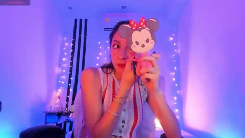 i am Jessi  I love animals and drawing I hope to get along with everyone. XOXO online show from 02.18.26