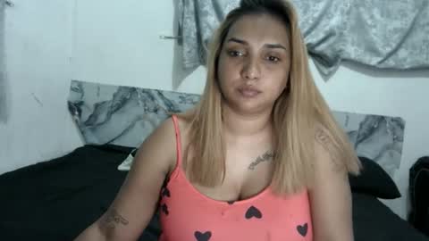 Snapshot of gorgeouslips10 chatting on 04.15.26 gorgeouslips10 online show from 04.15.26