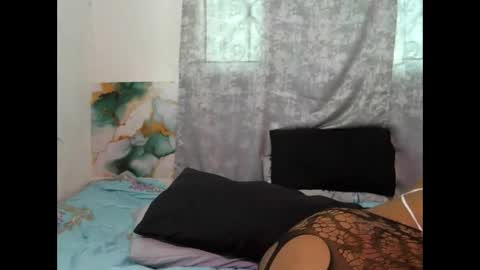 Snapshot of gorgeouslips10 chatting on 05.26.26 gorgeouslips10 online show from 05.26.26