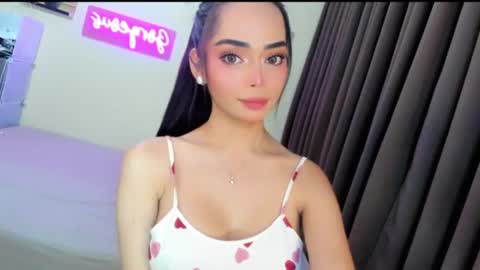 Snapshot of gorgeoustransgirl chatting on 07.04.26 Emmy online show from 07.04.26