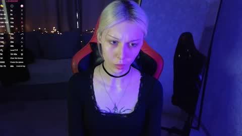 Snapshot of goth__tv chatting on 12.17.25 Violeta online show from 12.17.25