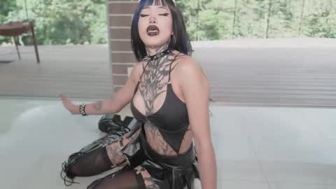 Snapshot of goth_dolll chatting on 03.25.26 sophie Special celebration a the beach 300k followers 3011 and 0112 online show from 03.25.26