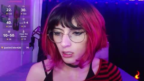 Snapshot of goth_minerva chatting on 10.23.25 goth_minerva online show from 10.23.25