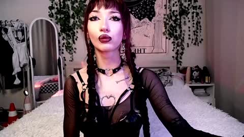 Snapshot of gothdesss chatting on 01.15.25    online show from 01.15.25