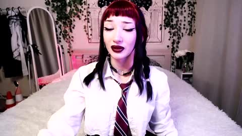 Snapshot of gothdesss chatting on 02.05.25    online show from 02.05.25