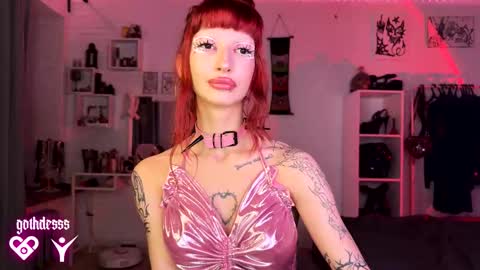 Snapshot of gothdesss chatting on 10.12.25    online show from 10.12.25